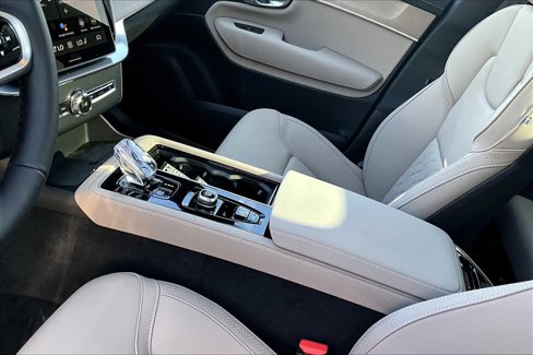 New 2026 Volvo XC90 B6 Plus w/ Protection Package Premier image 10