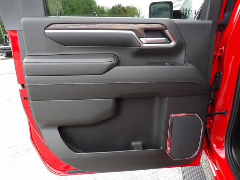 Used 2024 GMC Sierra 2500 SLT w/ SLT Premium Package image 28