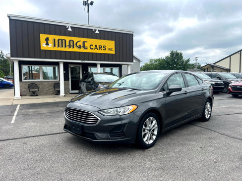 Used 2020 Ford Fusion SE image 2