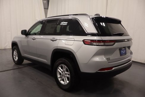 New 2025 Jeep Grand Cherokee Laredo image 6