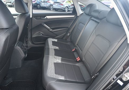 Used 2022 Volkswagen Passat 2.0T SE image 15