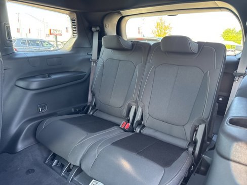 New 2025 Jeep Grand Cherokee L Laredo image 12