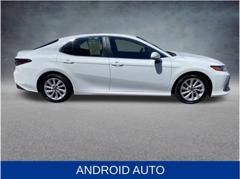 Used 2022 Toyota Camry LE image 5