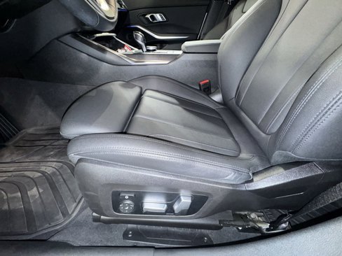 Used 2021 BMW 330i xDrive Sedan w/ Convenience Package image 17