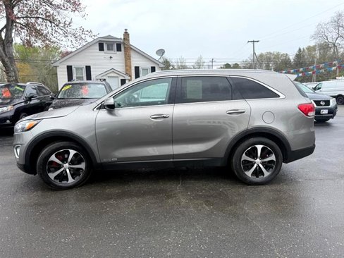 Used 2017 Kia Sorento EX image 9