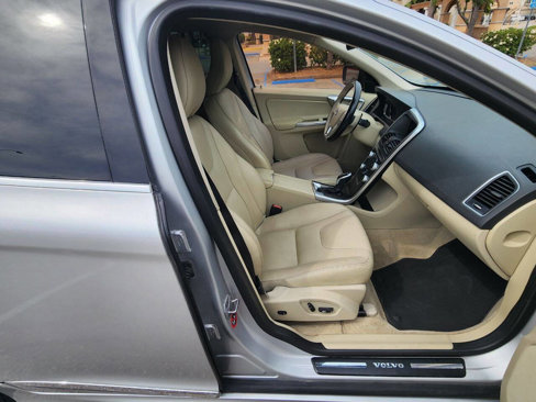 Used 2016 Volvo XC60 T5 Premier w/ Proximity Package image 34