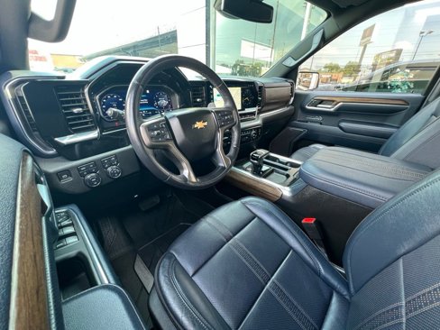 Used 2023 Chevrolet Silverado 1500 High Country w/ Z71 Off-Road Package image 15