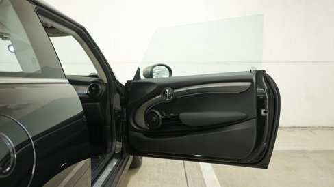 Certified 2024 MINI Cooper SE image 18