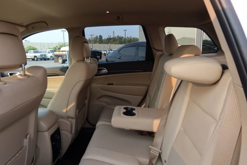 Used 2019 Jeep Grand Cherokee Laredo image 17