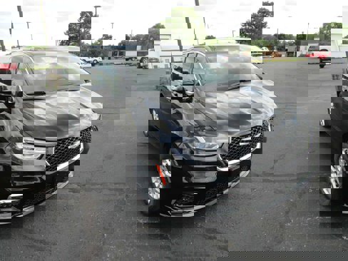 New 2026 Chrysler Pacifica Select image 3