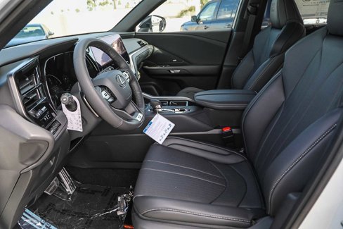 New 2026 Lexus TX 500h AWD image 17