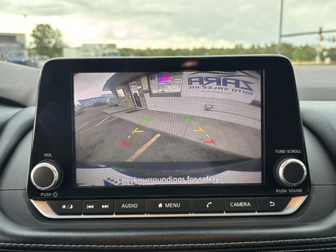 Used 2023 Nissan Rogue S image 24