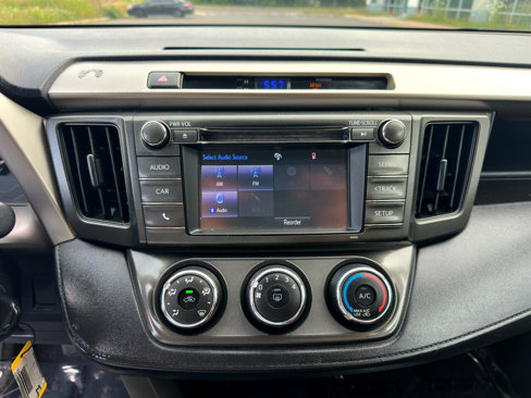 Used 2015 Toyota RAV4 LE image 30