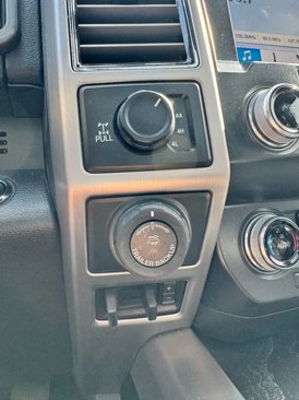 Used 2019 Ford F150 Platinum w/ Equipment Group 701A Luxury image 36