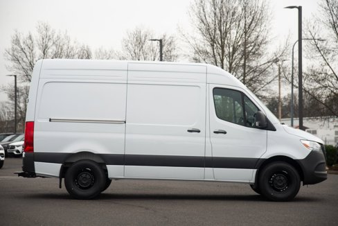 Used 2025 Mercedes-Benz Sprinter 2500 image 6