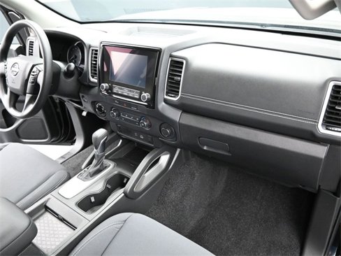 Used 2024 Nissan Frontier SV image 39