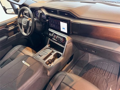 New 2025 GMC Sierra 3500 Denali w/ Denali Reserve Package image 24
