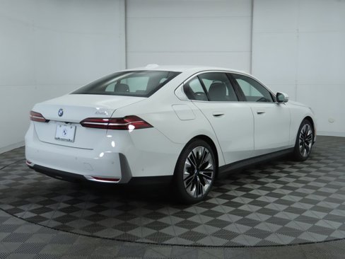 Used 2025 BMW 530i image 6