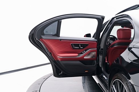 Used 2025 Mercedes-Benz S 63 AMG S image 39