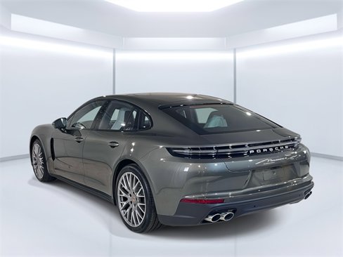 New 2025 Porsche Panamera 4 image 3