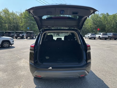 Used 2023 Nissan Rogue S image 7
