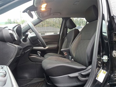 Used 2020 Nissan Kicks SV image 13