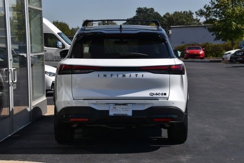 New 2026 INFINITI QX60 Luxe image 9