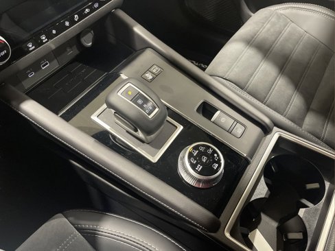 New 2025 Mitsubishi Outlander SE image 26