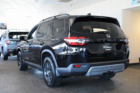 New 2025 Honda Pilot TrailSport image 3