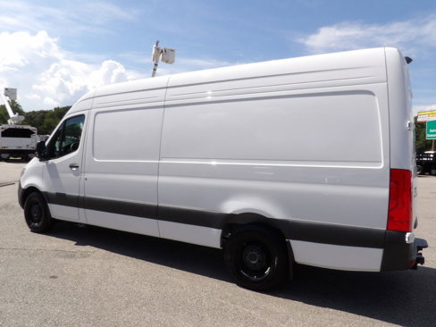 Used 2025 Mercedes-Benz Sprinter 2500 image 4