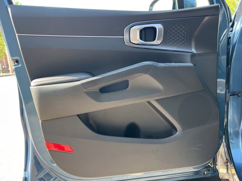 Certified 2025 Kia Sorento EX image 10
