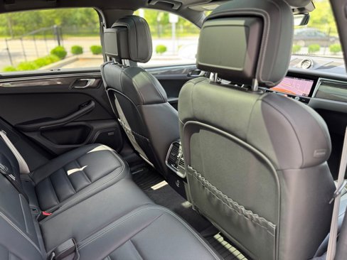 Used 2025 Porsche Macan GTS image 47