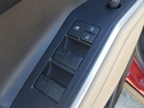 Used 2023 Toyota Highlander XLE image 46