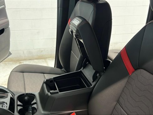 New 2025 Chevrolet Colorado Z71 w/ Technology Package image 16