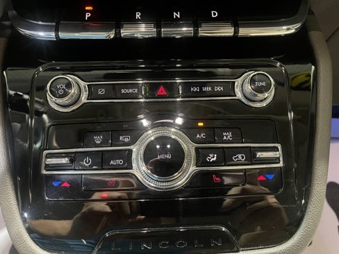 Used 2022 Lincoln Corsair Reserve image 16