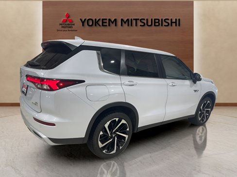 New 2025 Mitsubishi Outlander SE image 5