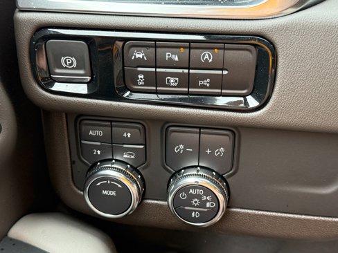 New 2025 GMC Yukon XL Elevation image 33