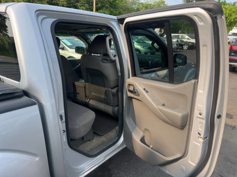 Used 2012 Nissan Frontier SV w/ SV Premium Utility Pkg image 14