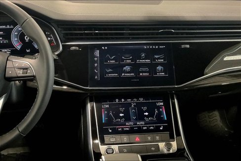 Certified 2025 Audi Q7 3.0T Premium w/ Convenience Package image 6