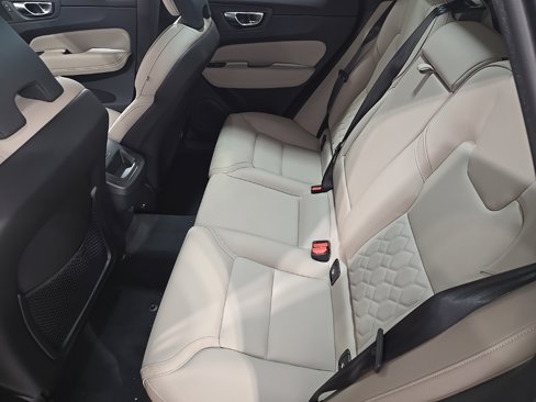 New 2026 Volvo XC60 B5 Core w/ Protection Package Premier image 19