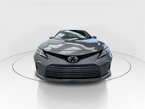 Used 2023 Toyota Camry LE image 3