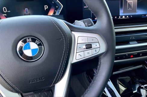 Used 2024 BMW X7 xDrive40i w/ Premium Package image 23