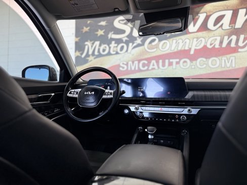 Used 2023 Kia Telluride EX w/ EX Captain's Chair Package image 18