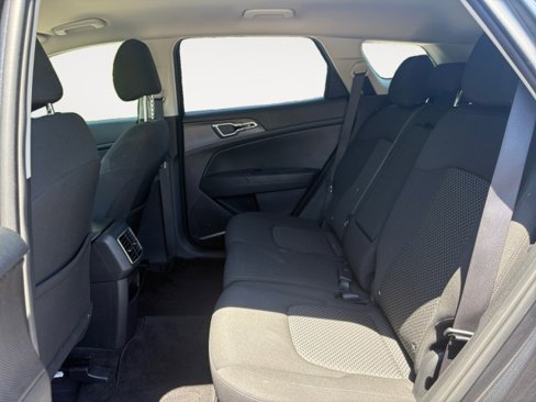 Used 2023 Kia Sportage LX image 13