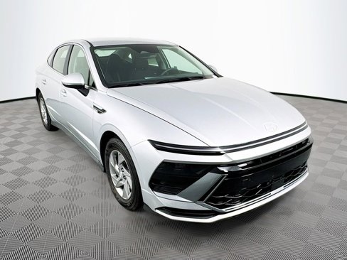Certified 2025 Hyundai Sonata SE image 3