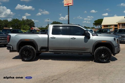 Used 2024 GMC Sierra 2500 AT4 w/ AT4 Premium Plus Package image 4