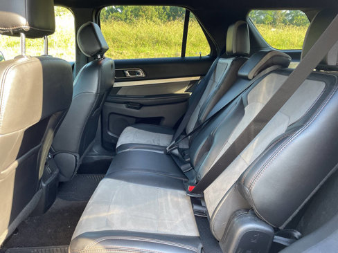 Used 2017 Ford Explorer XLT w/ Equipment Group 202A image 17