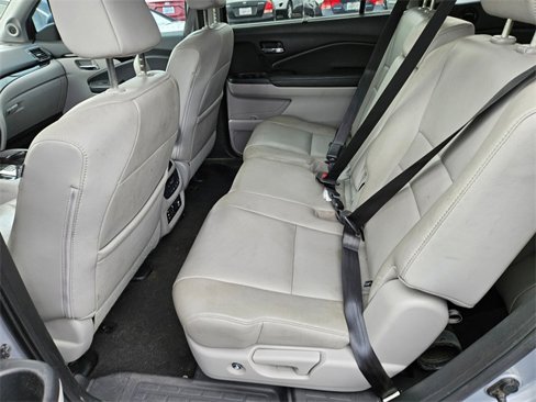 Used 2016 Honda Pilot Touring image 14