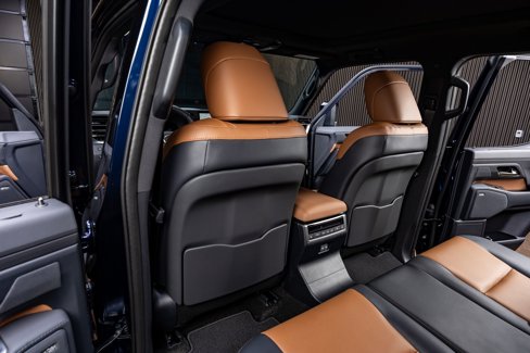 Used 2025 Lexus GX 550 w/ Cold Area Package image 34
