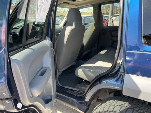 Used 2005 Jeep Liberty Sport image 40